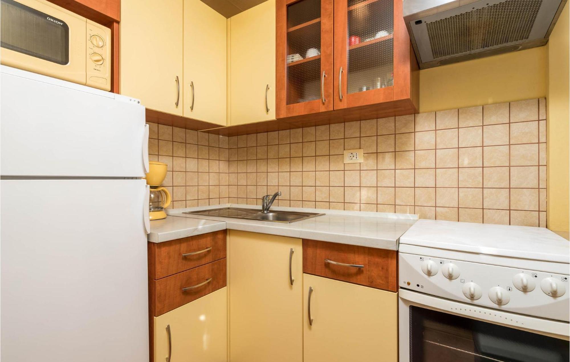 Stunning Apartment In Lovran With Kitchen Extérieur photo